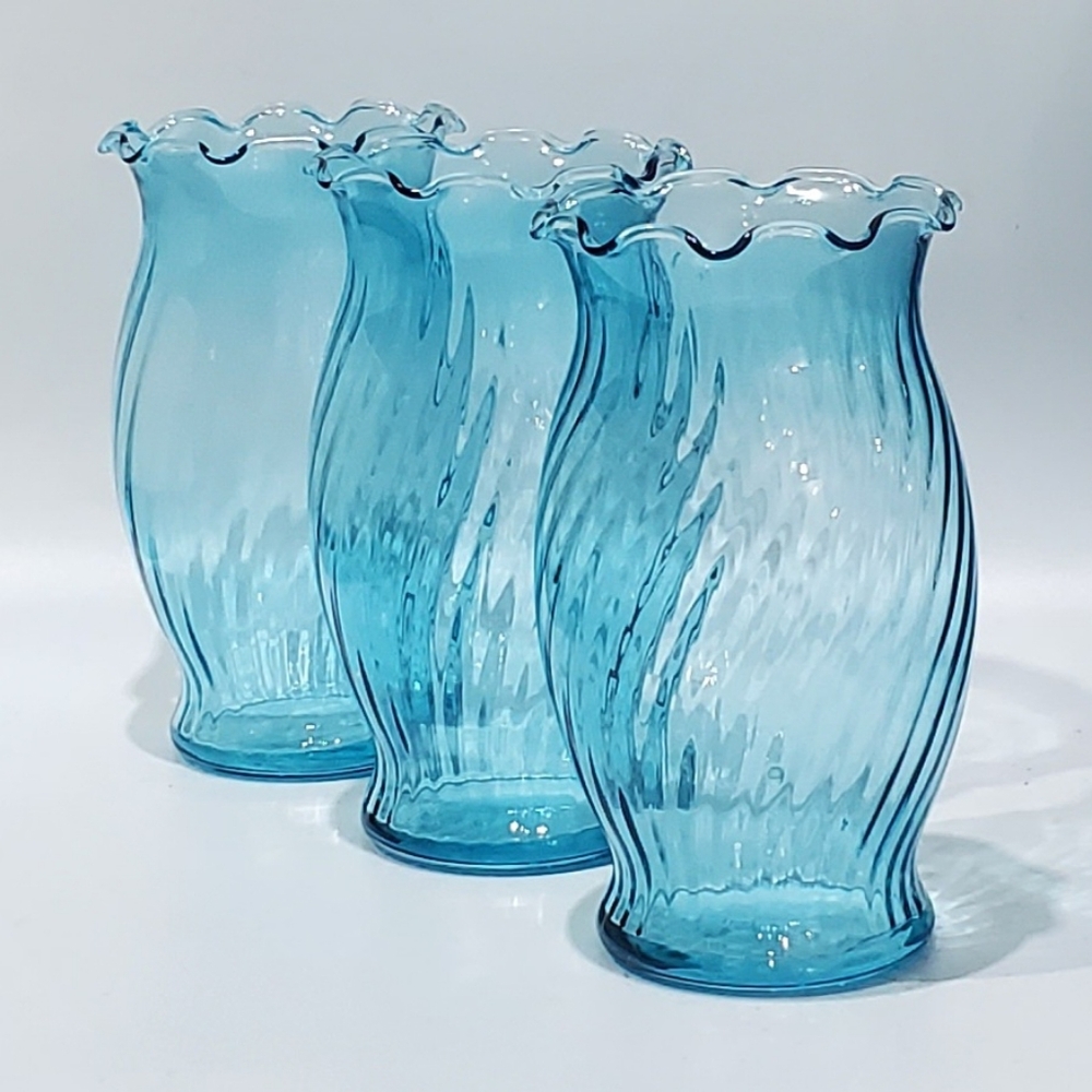 6 5/8" Blue Optic Ribbed Ruffled Rim Glass Vase EUC by Indiana Glass - Picture 7 of 10